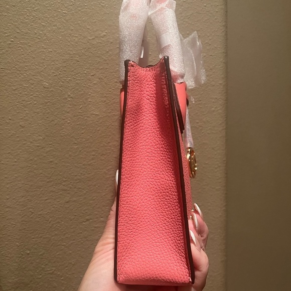 Michael Kors Brand new,never used,Mercer ExtraSmall Pebbled Leather Crossbody - Picture 5 of 9